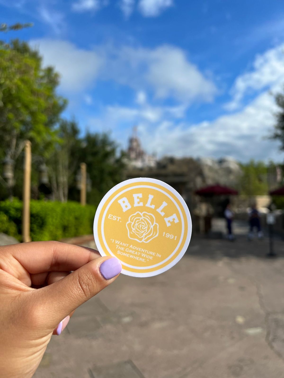 Belle Logo Round Glossy Sticker